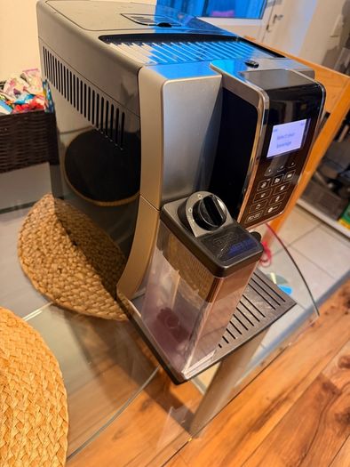 De'Longhi Dinamica Coffee Machine
