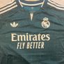 Real Madrid away Image 5