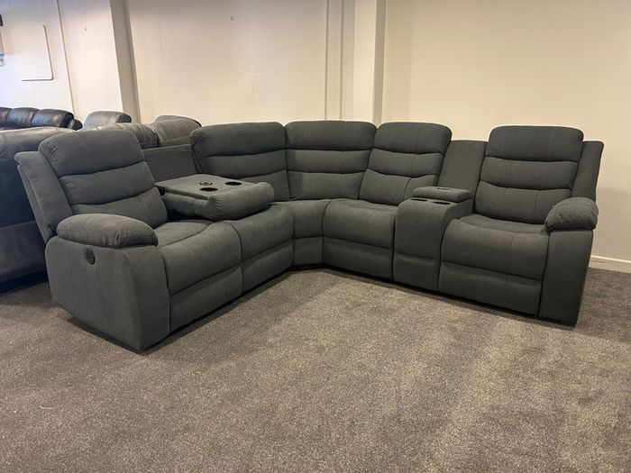 Massive Sale On Brand New Sofas. Multiple Stylist Options Available. Recliner,non Recliner, Leather And Fabric Couches