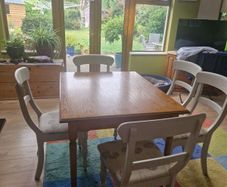 Oak Kitchen table a d 5 chairs