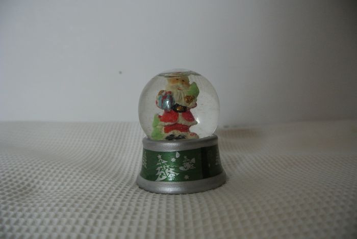 Santa Snowglobe