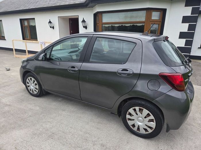 Toyota Yaris 2015