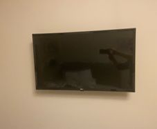 LG television (32 inch)