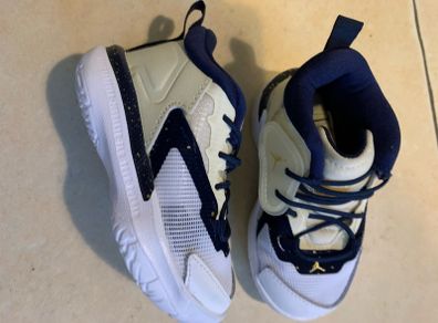 Baby boys Air Jordan Zion 1 Trainers 4.5