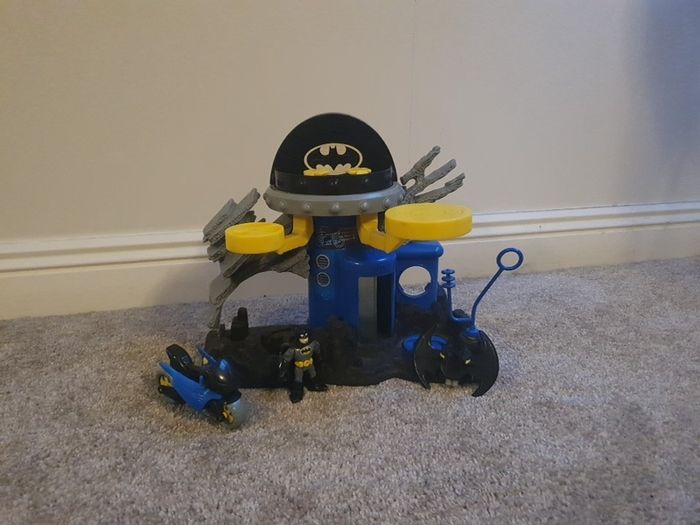 Imaginext batcave