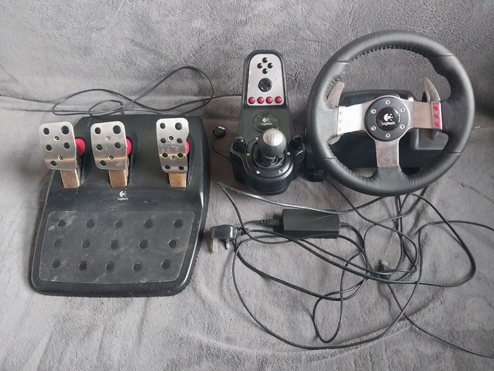 Logitech G27 PC steering wheel