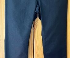 Ladies Faux Leather Jet Black Slender Ankle Grazer Trousers.  H&M Size 12. Slight Stretch. Dressy With A Satin/sheen Finish. Immaculate Off The Rail Condition.