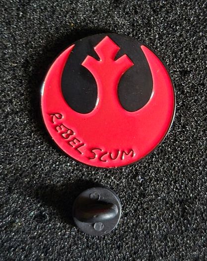 Star wars , pin back badges.