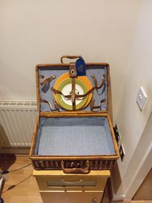 Picnic basket