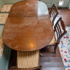 Kitchen Table (extendable) + 4 matching Chairs