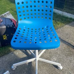 Kids desk chair