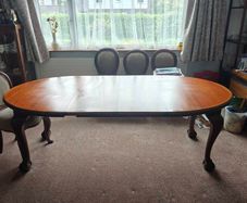 antique mahogany dining table & chairs