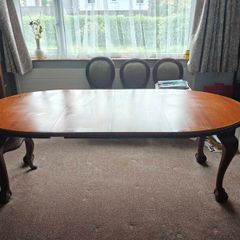 antique mahogany dining table & chairs