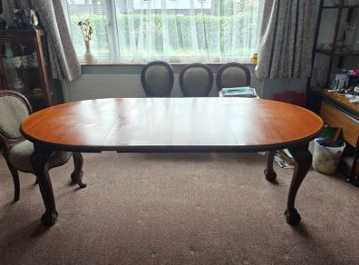 antique mahogany dining table & chairs