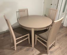 Extendable Dining table and Chair set