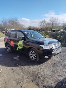 Breaking mitsubishi outlander 2016 hybrid