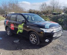 Breaking mitsubishi outlander 2016 hybrid