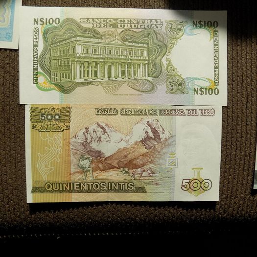 Lot of 10 Uncirculated World Banknotes.No 11.