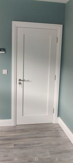 Deanta Brand New Shaker Doors