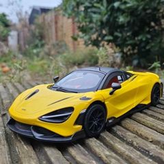 1:24 McLaren 765LT yellow car diecast model