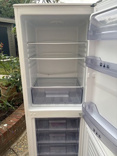 FREE White Whirlpool 50/50 Fridge Freezer - Needs New Seal