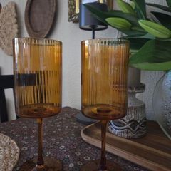 2 wine glasses in amber colour