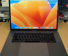 Touch Bar Apple MacBook Pro Retina 15.4in 2017 512GB SSD 16GB Ram 2.9GHz Core i7 (Battery Cycle: 166)