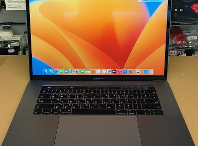 Touch Bar Apple MacBook Pro Retina 15.4in 2017 512GB SSD 16GB Ram 2.9GHz Core i7 (Battery Cycle: 166)