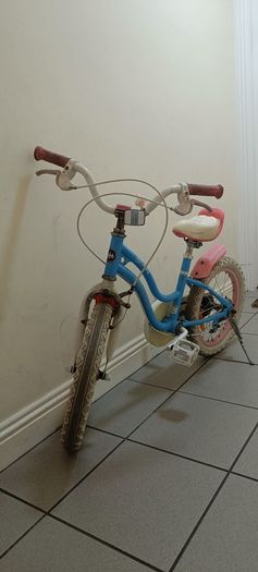 Girls bike