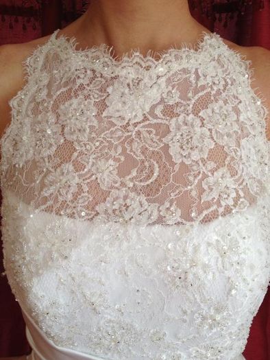 Wedding dress Pronovias white satin size 8-10
