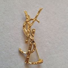 Ys brooch