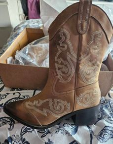 Urban Outfitters western boots