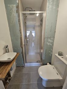 Flair Pivot Shower Door Chrome REDUCED