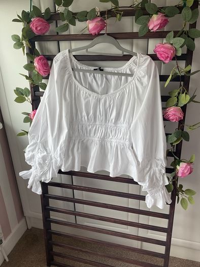 Bershka white 100% cotton long sleeve top medium