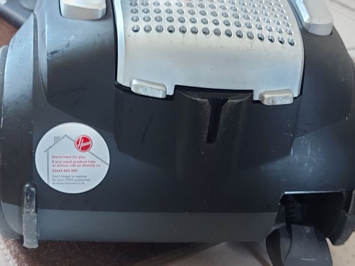 HOOVER Enigma Vacuum Cleaner Model No. TE70, Great suction and in excellent condition