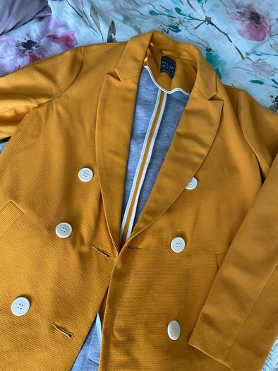 Coat size 8 like new( never worn)