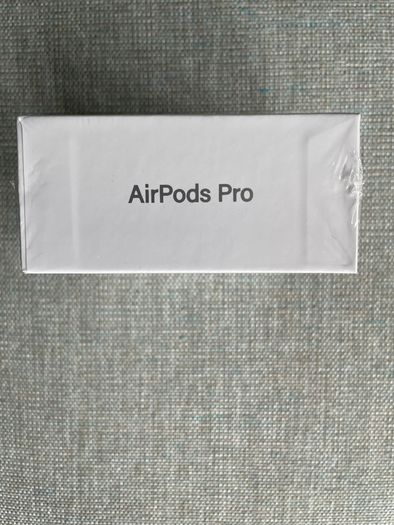 AirPods Pro2nd Generation with MagSafe Charging Case