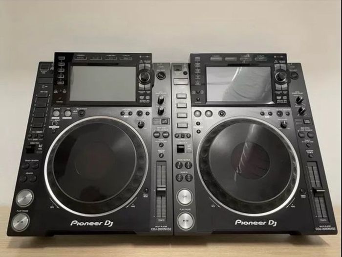 CDJ 2000 nxs 2