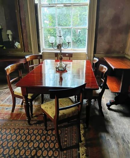 Antique mahogany Diningroom  Table and Chairs