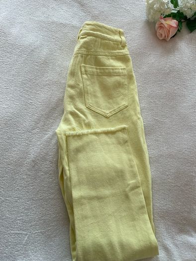 BNWT Boohoo Lemon Yellow High Rise Straight Leg Jeans Size UK 6 Raw Hem