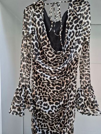 womans dress