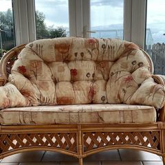 Wicker conservatory suite
