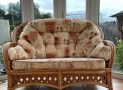 Wicker conservatory suite