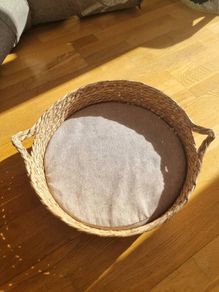 Wicker basket cat bed