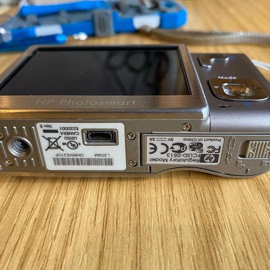 HP Photosmart R927 Battery + 128GB SD card
