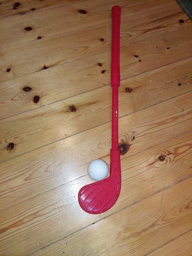 Toy golf club and toy golf ball