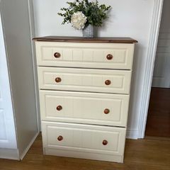 chest of drawers