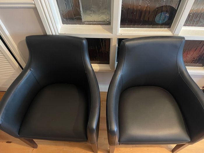 Dining chairs / armchairs