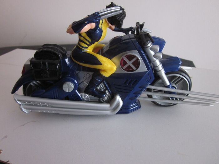 Marvel X-Men Wolverine Motorcycle XCruiser Bike 2008 Lights/Sounds