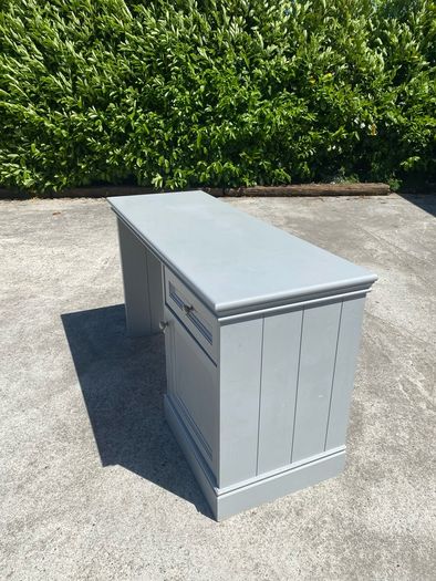Bespoke desk